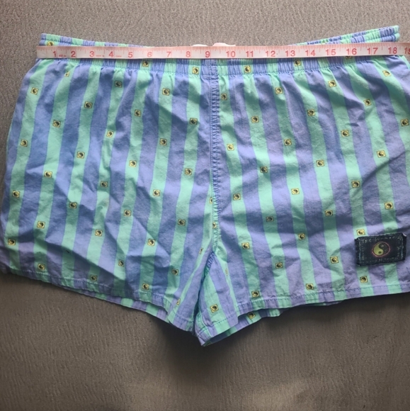 VTG T&C Hawaii Shorts - Picture 11 of 12